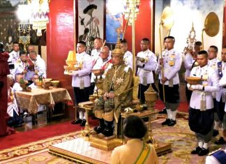 “เราจะสืบสานรักษา และต่อยอด และครองแผ่นดินโดยธรรมเพื่อประโยชน์สุขแห่งอาณาราษฎรตลอดไป”…พระปฐมบรมราชโองการ ๔ พฤษภาคม พุทธศักราช ๒๕๖๒ วันฉัตรมงคลแรกแห่งรัชกาลที่ ๑๐ พระบาทสมเด็จพระเจ้าอยู่หัว พระราชทานพระปฐมบรมราชโองการใจความว่า “เราจะสืบสานรักษา และต่อยอด และครองแผ่นดินโดยธรรม เพื่อประโยชน์สุขแห่งอาณาราษฎรตลอดไป”...