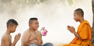 ขอขอบคุณ ภาพจาก สำนักงานส่งเสริมคุณธรรม จริยธรรม และความมั่นคงแห่งสถาบันชาติ พระศาสนา พระมหากษัตริย์ วัดสระเกศ