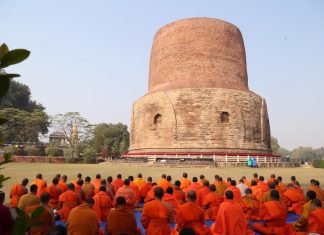 จดหมายถึงพระพุทธเจ้า ตอนที่ ๑ “เรายังดำเนินตามรอยบาทพระศาสดา” โดย พระใบฎีกาคทาวุธ คเวสกธมฺโม ขอขอบคุณ ภาพจากสำนักงานส่งเสริมคุณธรรม จริยธรรม และความมั่นคงแห่งสถาบันชาติ พระศาสนา พระมหากษัตริย์ วัดสระเกศ