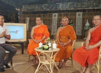 เขียนจดหมายถึงพระพุทธเจ้า …เรื่องที่อยากเล่าให้พระพุทธเจ้าฟัง (ตอนที่ ๗) “ค่ายแรกของกลุ่มเพื่อชีวิตดีงาม” โดย พระใบฎีกาคทาวุธ คเวสกธมฺโม ภาพ จากขวา พระมหาไกรวรรณ์ ชินทตฺติโย , พระมหาขวัญชัย กิตฺติเมธี และ พระมหานภันต์ สนฺติภทฺโท