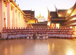 ทำไม…ลูกผู้ชายต้องบวช (ตอนที่ ๑๕) การจัดเตรียมเครื่องสักการบูชา ไทยธรรมสำหรับพระสงฆ์ และ การขอขมาบิดามารดา ญาติผู้ใหญ่ และบุคคลที่เคารพนับถือ โดย ญาณวชิระ พระเดชพระคุณหลวงพ่อพระพรหมสิทธิ อดีตเจ้าอาวาสวัดสระเกศ ราชวรมหาวิหาร เป็นประธานในพิธีขลิบผมและมอบผ้าไตรแก่กุลบุตรโครงการอุปสมบทหมู่นวกะโพธิ รวมใจภักดิ์รักแผ่นดิน รุ่น ๑๐ เมื่อวันที่ ๒๐ มีนาคม ๒๕๖๑