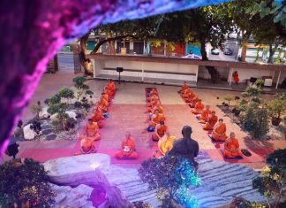 รำลึกวันวาน…มโนปณิธาน พระราชกิจจาภรณ์ (เทอด ญาณวชิโร) ตอนที่ ๗๕ : การเดินทางของคัมภีร์พระวิทยากร “สื่อธรรม” สร้างสรรค์สังคมอุดมปัญญา กิจกรรมในโครงการอบรมพระสงฆ์ทั่วประเทศเพื่อพัฒนาศักยภาพพระวิทยากร หลักสูตรผู้นำทางด้านจิตวิญญาณ การเผยแผ่ ณ วัดสระเกศ ราชวรมหาวิหาร เดือนมกราคม-กุมภาพันธ์ ๒๕๖๑ ขอขอบคุณ ภาพถ่ายจาก สำนักงานส่งเสริมคุณธรรม จริยธรรม และความมั่นคงแห่งสถาบันชาติ พระศาสนา พระมหากษัตริย์ วัดสระเกศ