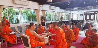 พระราชกิจจาภรณ์ (เทอด ญาณวชิโร) กับพระมหาประสิทธิ์ ญาณปฺปทีโป และคณะสงฆ์กลุ่มเพื่อชีวิตดีงาม ขอขอบคุณ ภาพจากสำนักงานส่งเสริมคุณธรรม จริยธรรม และความมั่นคงแห่งสถาบันชาติ พระศาสนา พระมหากษัตริย์ วัดสระเกศ