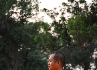 “กราบก้อนอิฐ คิดถึงพระพุทธเจ้า” ตามรอยบาทพระศาสดา จากมุมมองบทบาทพระธรรมทูตสายต่างประเทศ รุ่นที่ ๒๕ โดย พระมหาปฐมพงศ์ ญาณวํโส เรื่องและภาพ "กราบก้อนอิฐ คิดถึงพระพุทธเจ้า" ตามรอยบาทพระศาสดา จากมุมมองบทบาทพระธรรมทูตสายต่างประเทศ รุ่นที่ ๒๕ โดย พระมหาปฐมพงศ์ ญาณวํโส เรื่องและภาพ