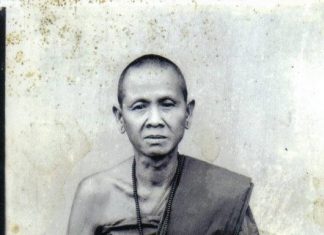 รำลึกประวัติและปฏิปทาครูบาศรีวิชัย (๑)”โลกนี้มืดมนนัก… น้อยคนจักเห็นแจ้งได้” เปิดบทสนทนาหลวงปู่มั่น กับครูบาศรีวิชัย บนเส้นทางพระโพธิสัตว์ที่เลือกเดิน ขอขอบคุณภาพจากเพจ Wat Phrathat Doi Suthep