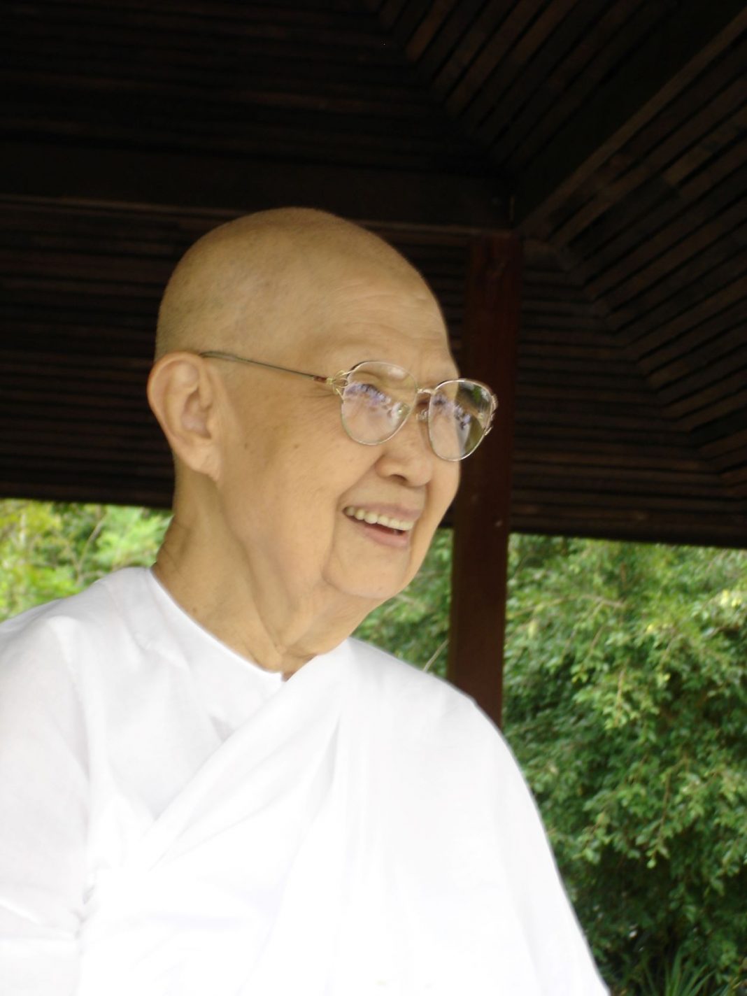 DSC02704878888 อุบาสิกา คุณรัญจวน อินทรกำแหง : ภาพถ่ายโดย มนสิกุล