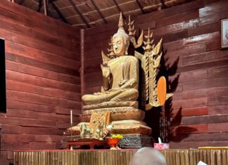 (๕) “บารมีสามสิบทัศ & กตัญญูกตเวทิตา” รหัสธรรมสุวรรณสาม “จาก ทศชาติ ปณิธานมหาบุรุษไม่เปลี่ยนแปลง ถึง ลูกผู้ชายต้องบวช” สามเณรพุทธศากยบุตร เจริญพระพุทธมนต์ถวายเป็นพระราชกุศลแด่ สมเด็จพระนางเจ้าสิริกิติ์ พระบรมราชินีนาถ พระบรมราชชนนีพันปีหลวง ณ พุทธสถานฮ่องธรรม ฮ่องคำอีสาน จังหวัดศรีสะเกษ