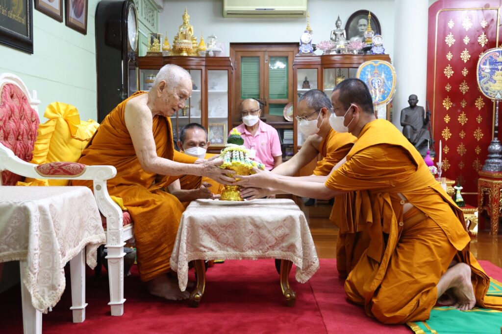 พระราชอุปเสณาภรณ์ (สังคม ญาณวฑฺฒโน) และพระราชกิจจาภรณ์ (เทอด ญาณวชิโร) วัดสระเกศ ราชวรมหาวิหาร เข้าเฝ้าถวายสักการะ สมเด็จพระอริยวงศาคตญาณ สมเด็จพระสังฆราช สกลมหาสังฆปริณายก ณ ตำหนักอรุณ วัดราชบพิธสถิตมหาสีมาราม เมื่อวันที่ ๑๐ ธันวาคม ๒๕๖๗ เวลา ๑๖.๐๐ น.