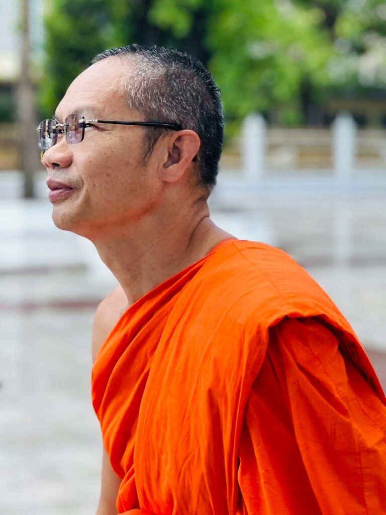 พระราชกิจจาภรณ์ (เทอด ญาณวชิโร) : กราบขอบพระคุณ ภาพถ่ายจากเพจ ปีศาจหัวใจเดินทาง